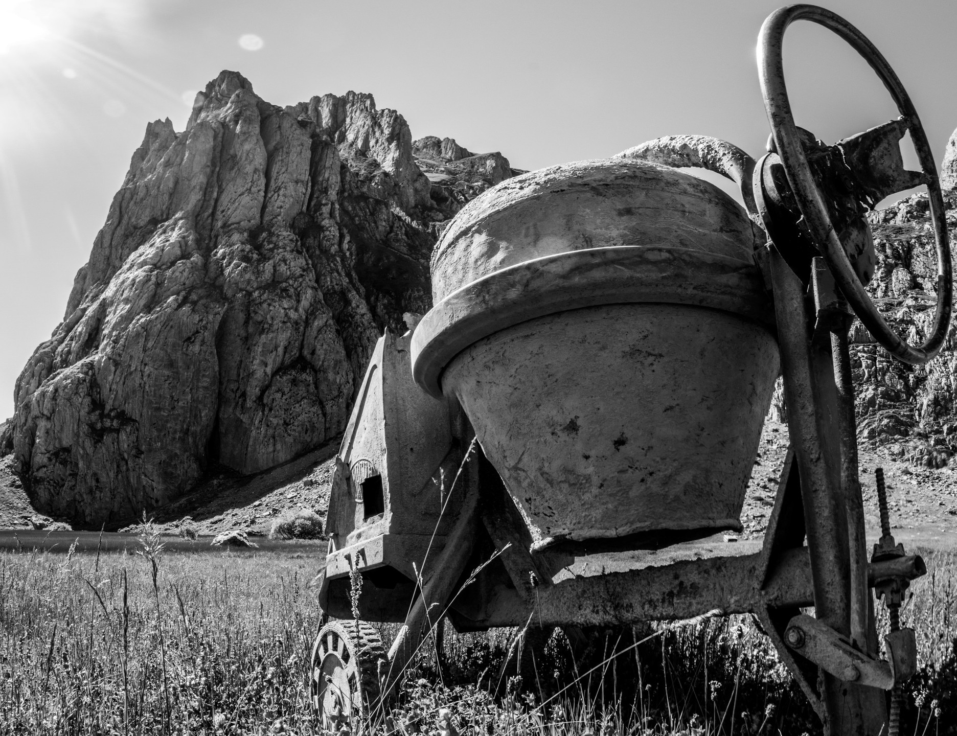 Evaluación parcial del proyecto de vallado, construcción de abrevaderos, arquetas y tuberías en lagunas de montaña en Babia, León.